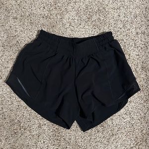 Lululemon Hotty Hot Low-Rise Lined Short 4"